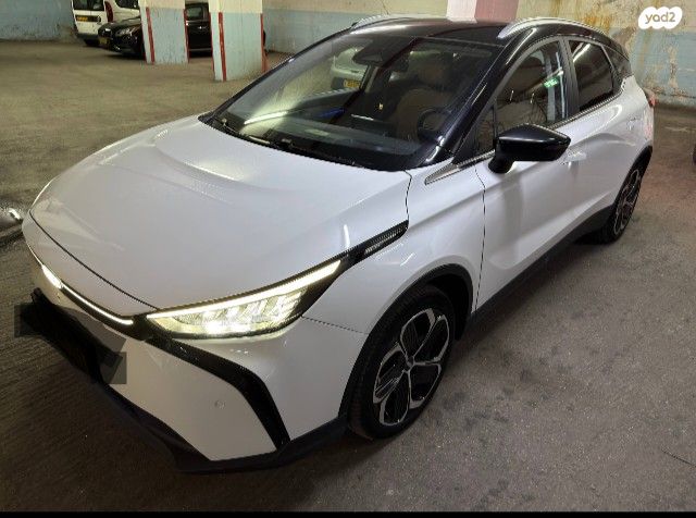 מודעת רכב ג׳ילי Geometry C