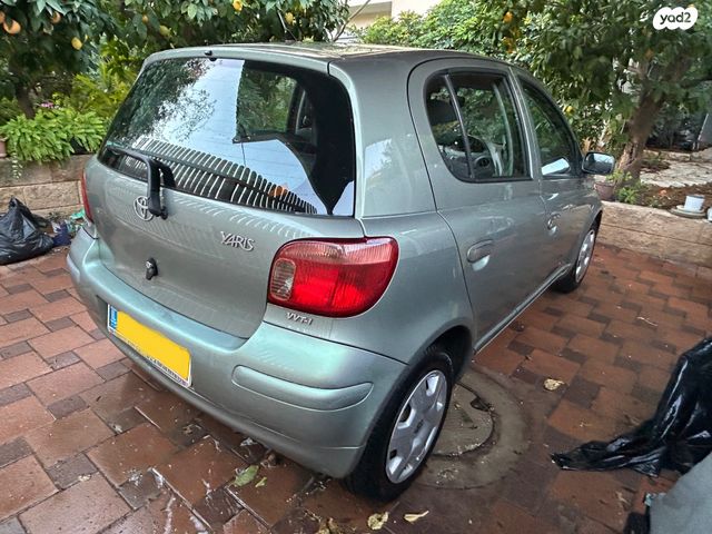 טויוטה יאריס