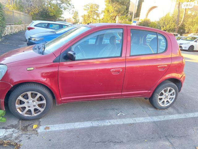 טויוטה יאריס