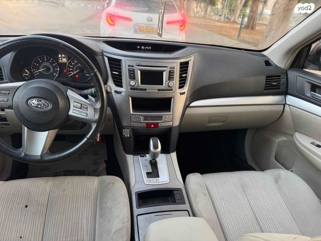 סובארו B4/לגאסי