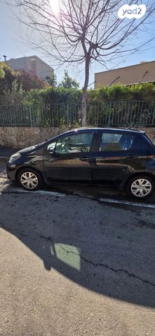 טויוטה יאריס