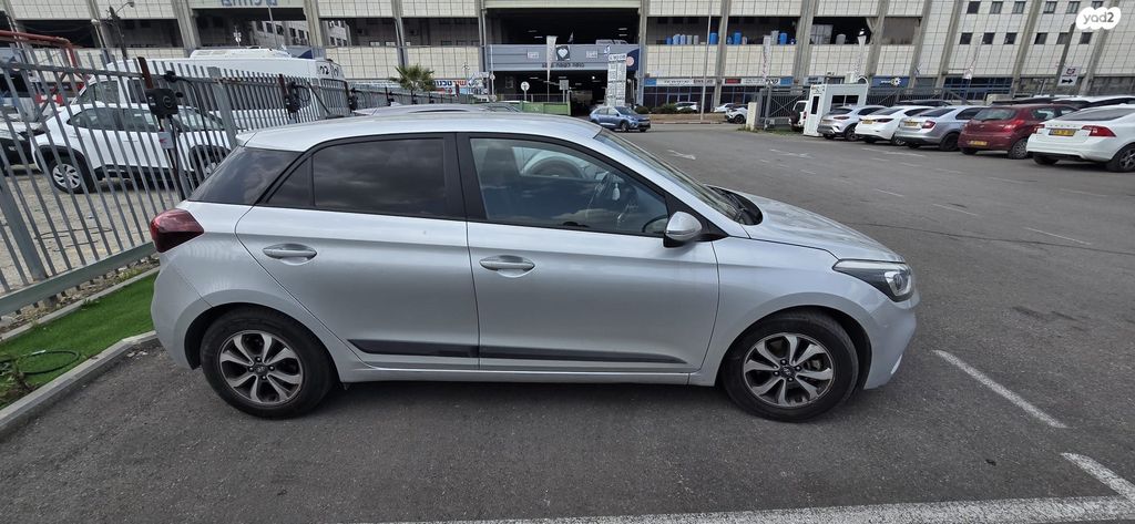 מודעת רכב יונדאי i20