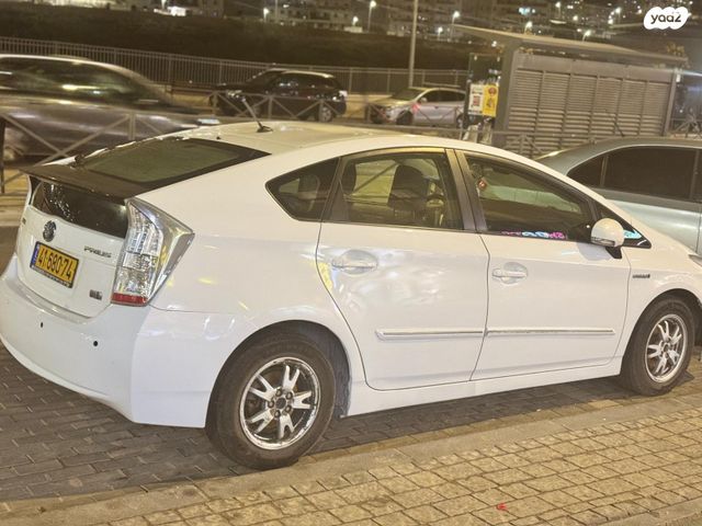 טויוטה פריוס