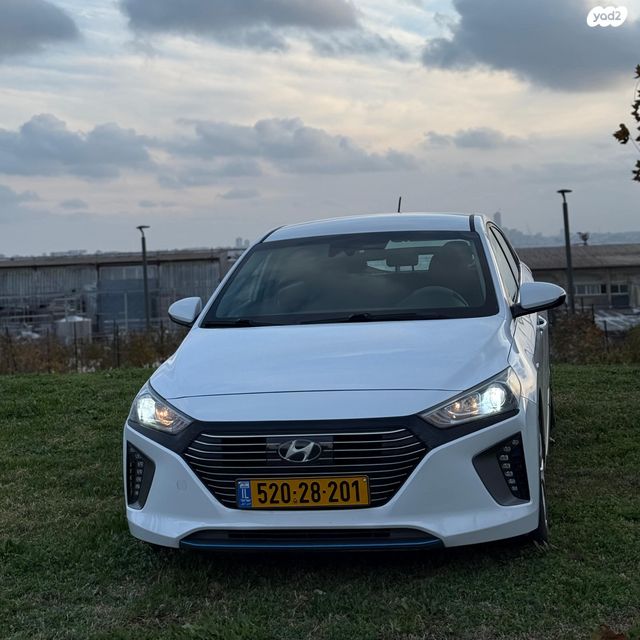 יונדאי איוניק