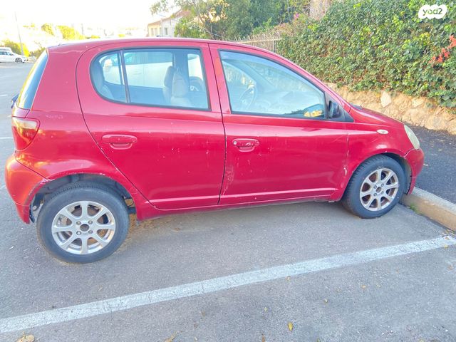 טויוטה יאריס