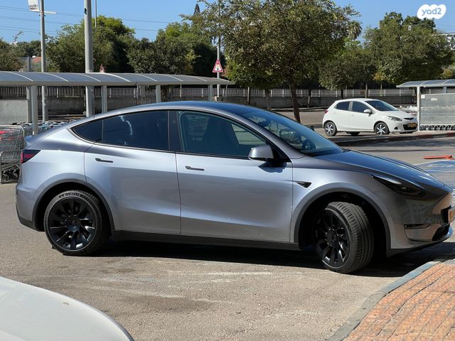 מודעת רכב טסלה מודל Y