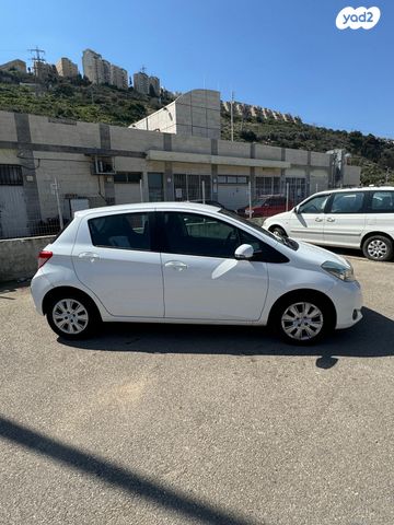 טויוטה יאריס