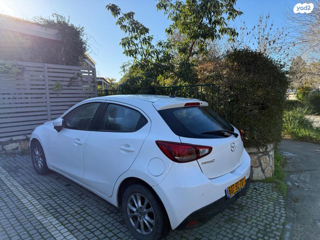 מודעת רכב מאזדה 2