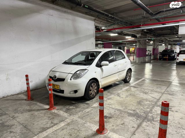 טויוטה יאריס