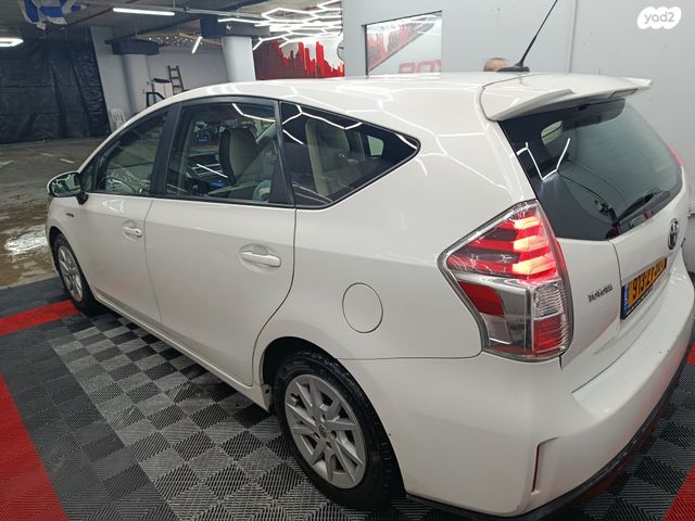 טויוטה פריוס פלוס