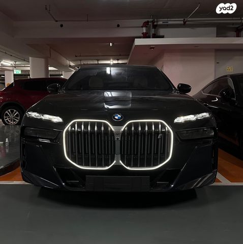 מודעת רכב ב מ וו i7