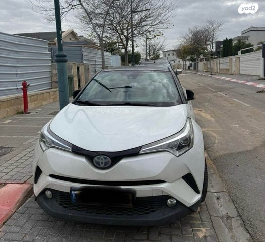 מודעת רכב טויוטה C-HR