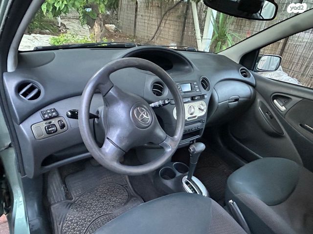 טויוטה יאריס