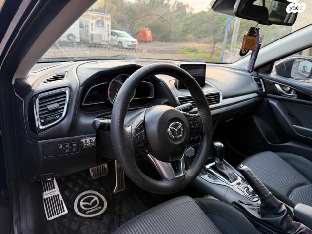 מודעת רכב מאזדה 3