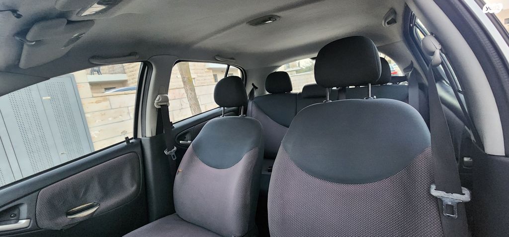 טויוטה יאריס