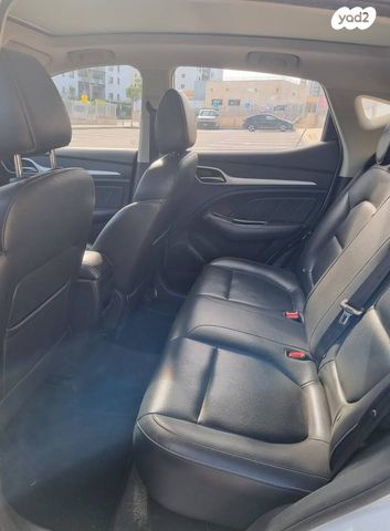 מודעת רכב אם ג'י ZS