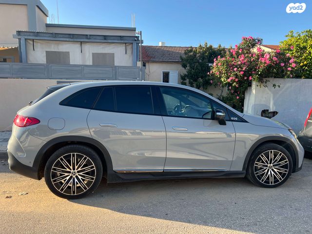 מרצדס-בנץ EQE SUV