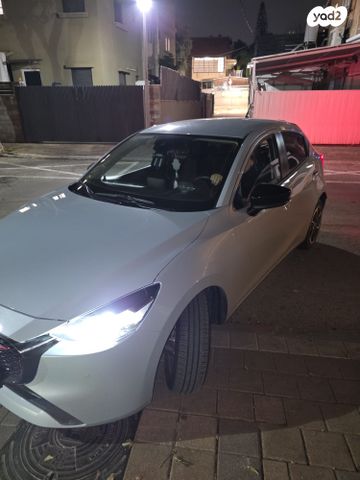 מודעת רכב מאזדה 2
