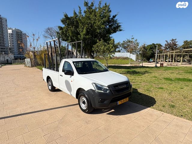 איסוזו די-מקס