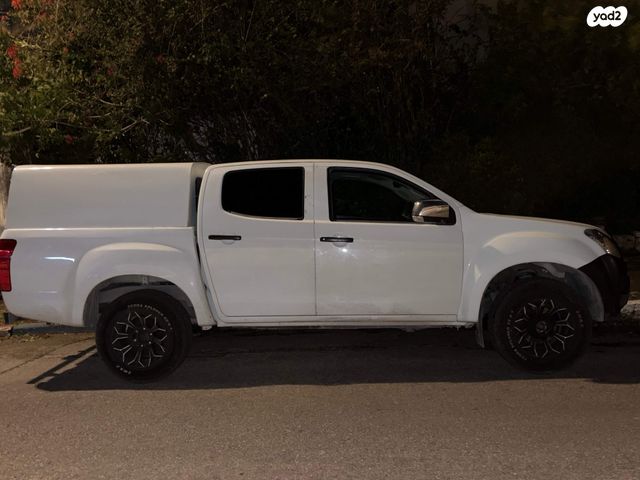 איסוזו די-מקס