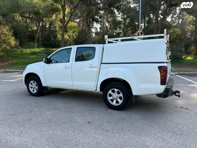 איסוזו די-מקס