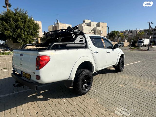 מיצובישי טרייטון / L200