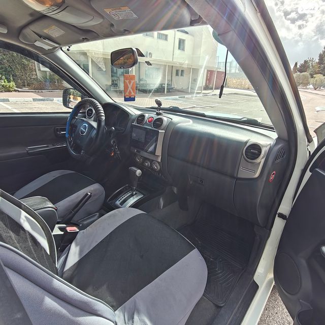 איסוזו די-מקס