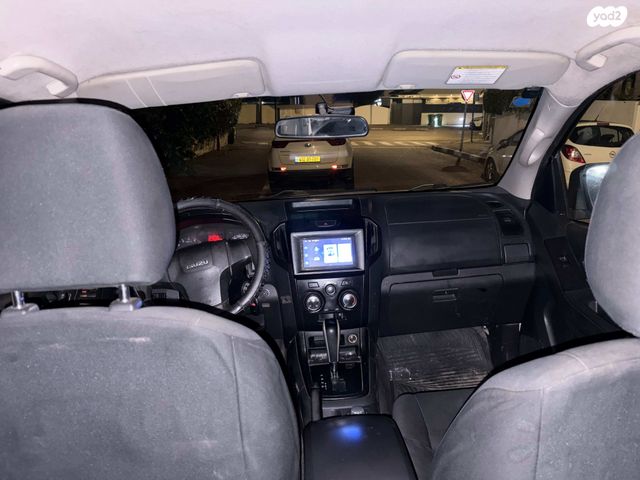 איסוזו די-מקס