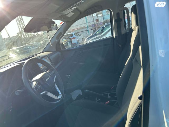 איסוזו די-מקס