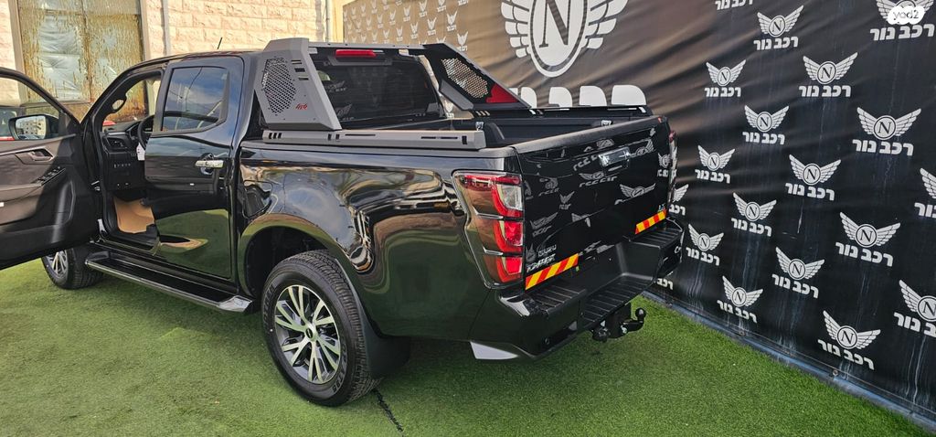 איסוזו די-מקס