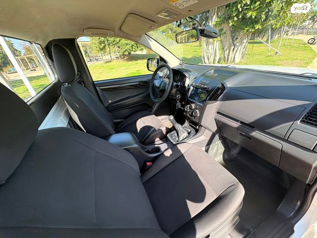 איסוזו די-מקס