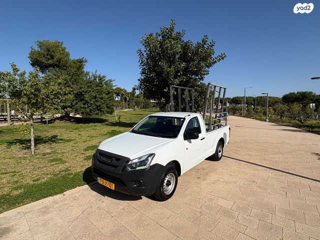 איסוזו די-מקס