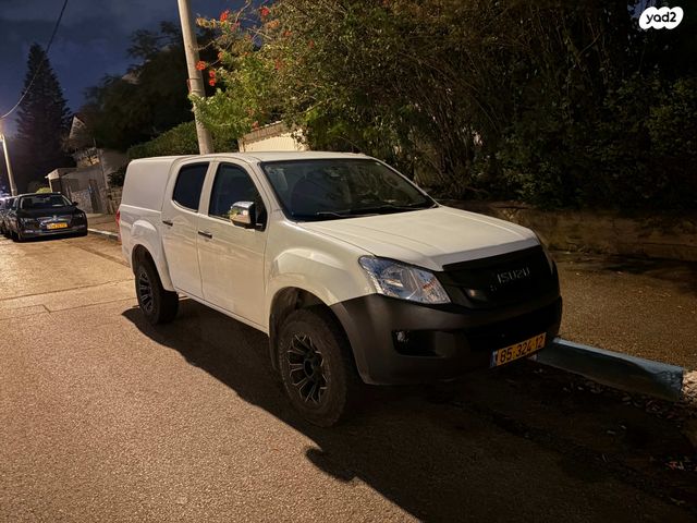 איסוזו די-מקס