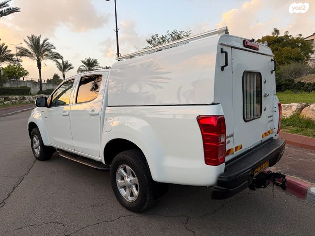 איסוזו די-מקס