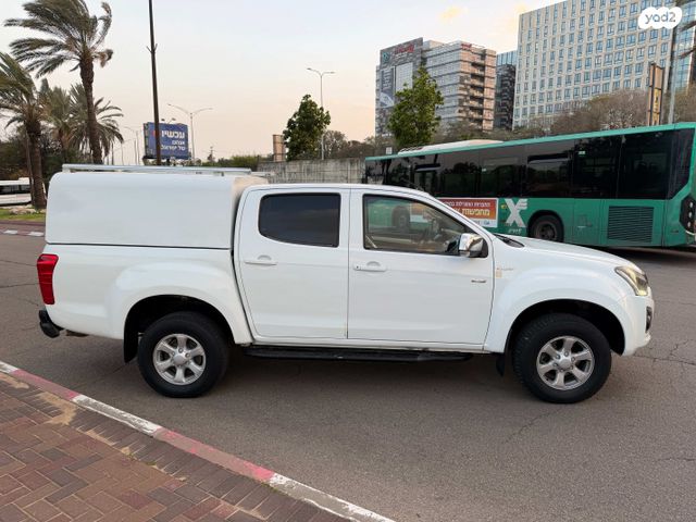 איסוזו די-מקס