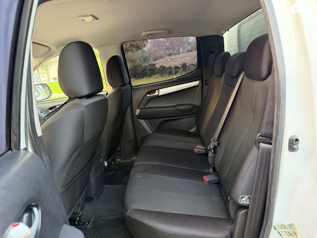 איסוזו די-מקס