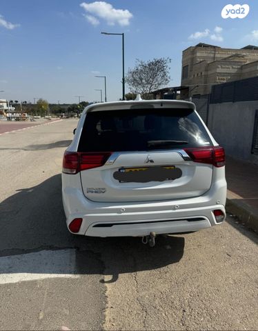 מיצובישי אאוטלנדר