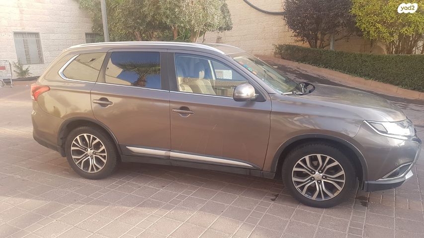 מיצובישי אאוטלנדר