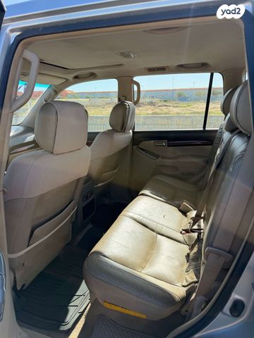 טויוטה לנד קרוזר