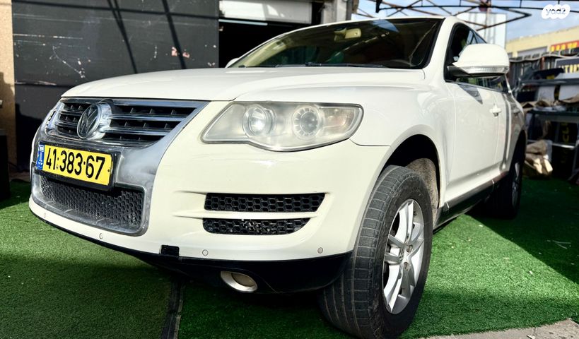 מודעת רכב פולקסווגן טוארג
