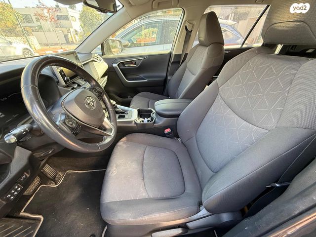 טויוטה RAV4