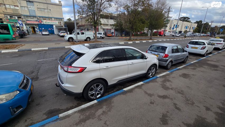 מודעת רכב פורד אדג'