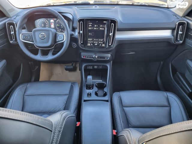 וולוו XC40