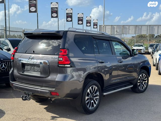 טויוטה לנד קרוזר