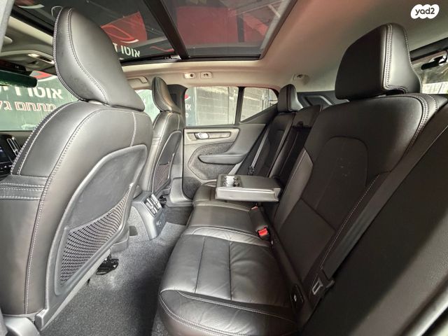 וולוו XC40