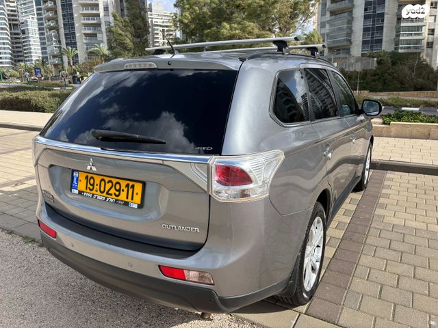 מיצובישי אאוטלנדר