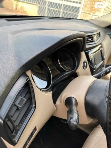 ניסאן אקס טרייל