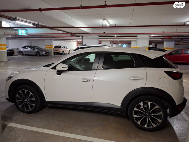 מודעת רכב מאזדה CX-3