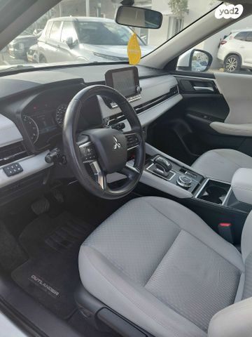 מיצובישי אאוטלנדר