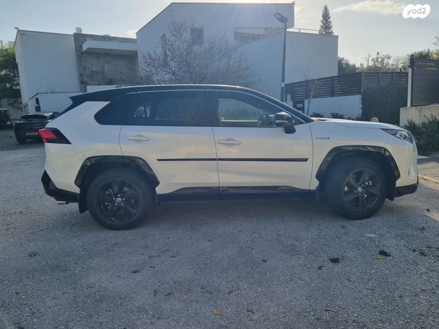 מודעת רכב טויוטה RAV4